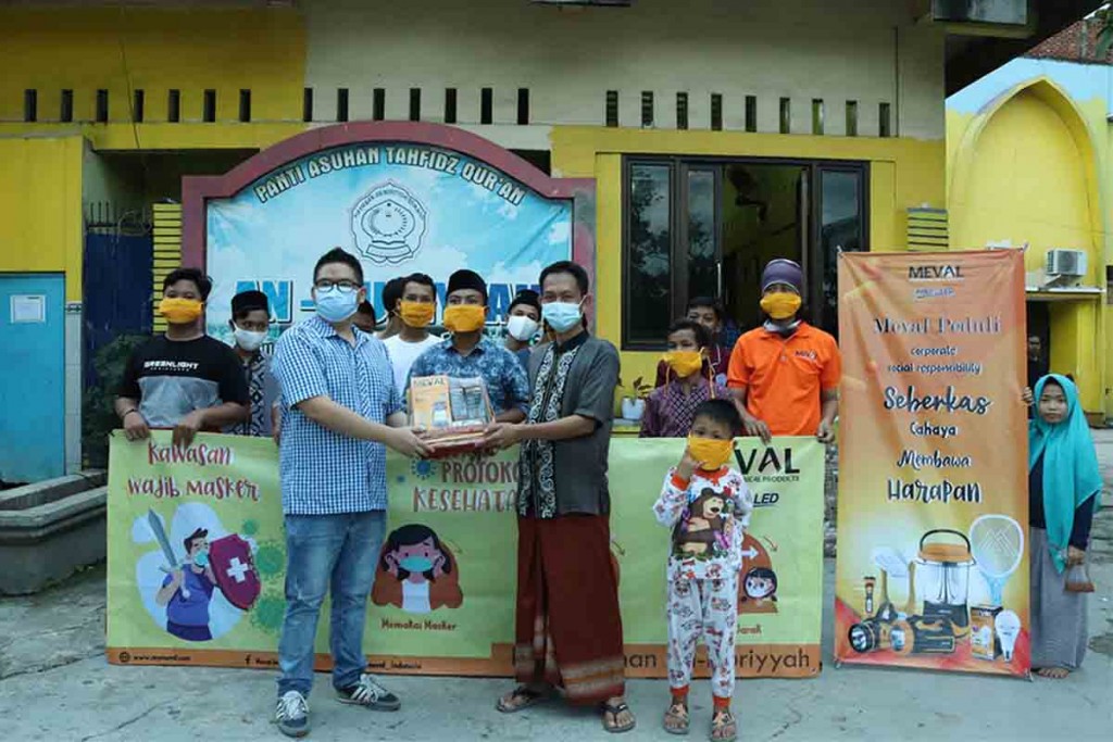 Meval berbagi Cahaya