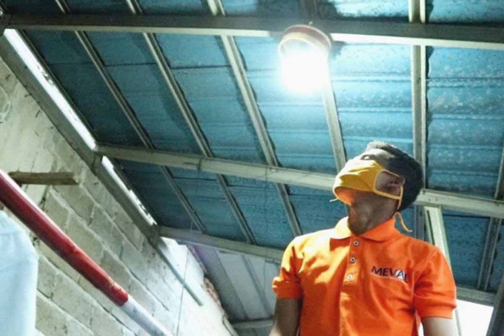 Meval berbagi dengan Panti Asuhan