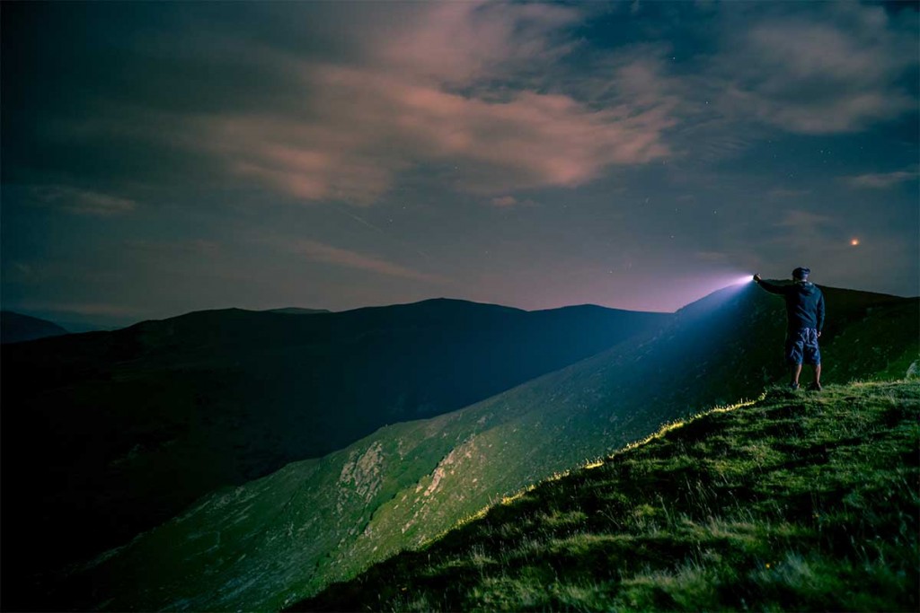 Senter LED tahan lama
